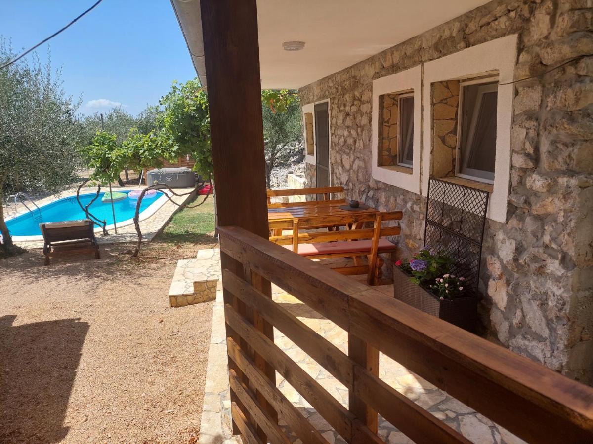Holiday House Pulina 普纳特 外观 照片